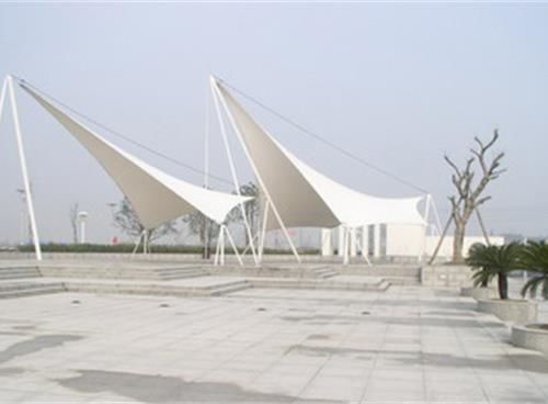 B017