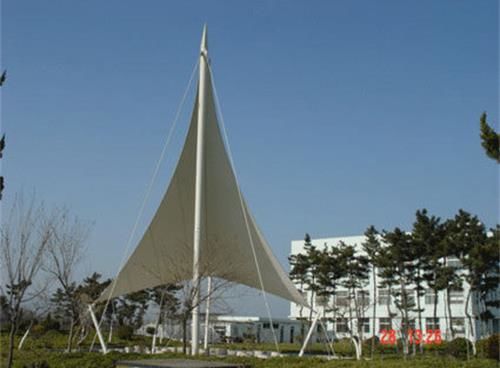 E020