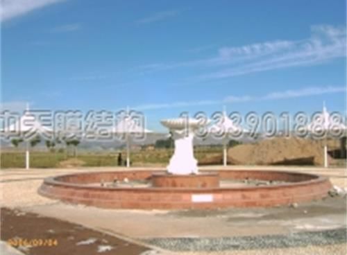 呼和浩特南湖湿地公园归凤广场张拉膜