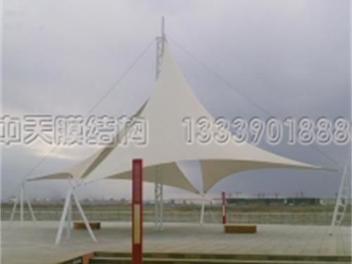 锡林浩特锡林湖广场张拉膜结构工程